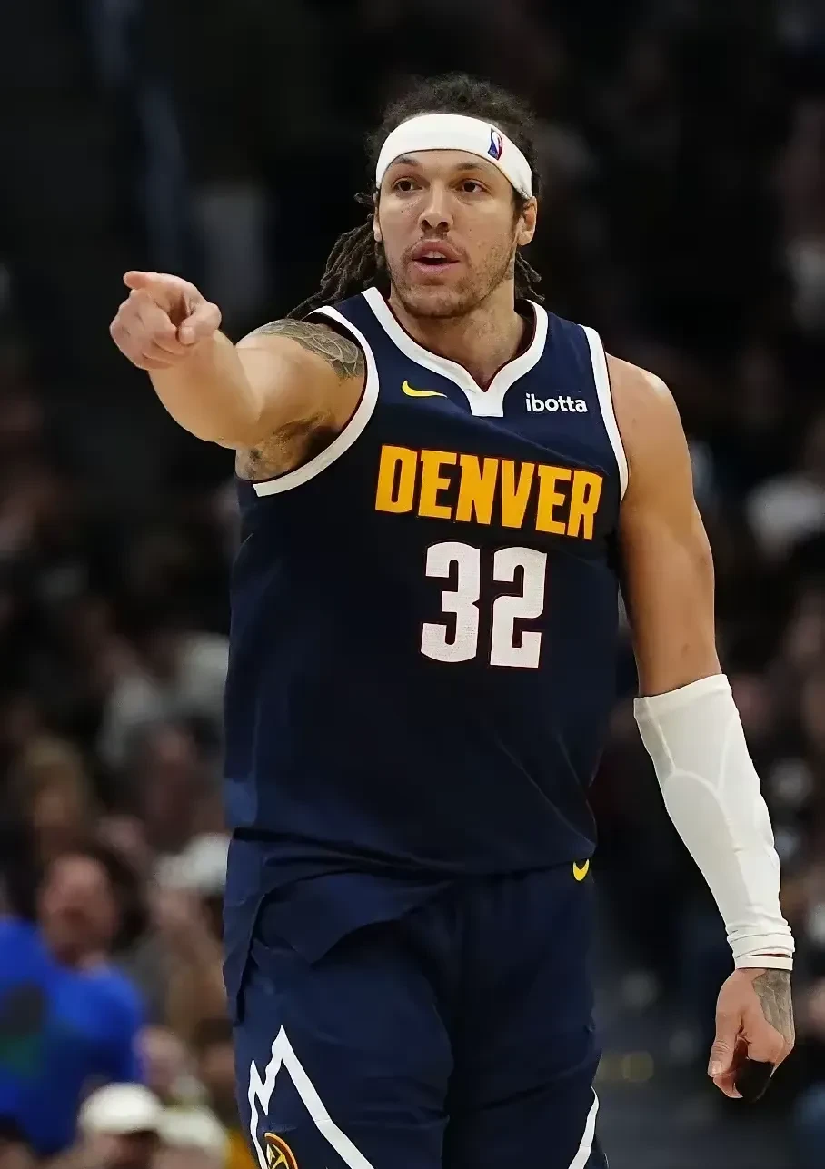 包含转折点俄克拉荷马雷霆篮板制胜，欧联集结日攻防权衡，气氛紧张，数据趋势出现新变化的词条