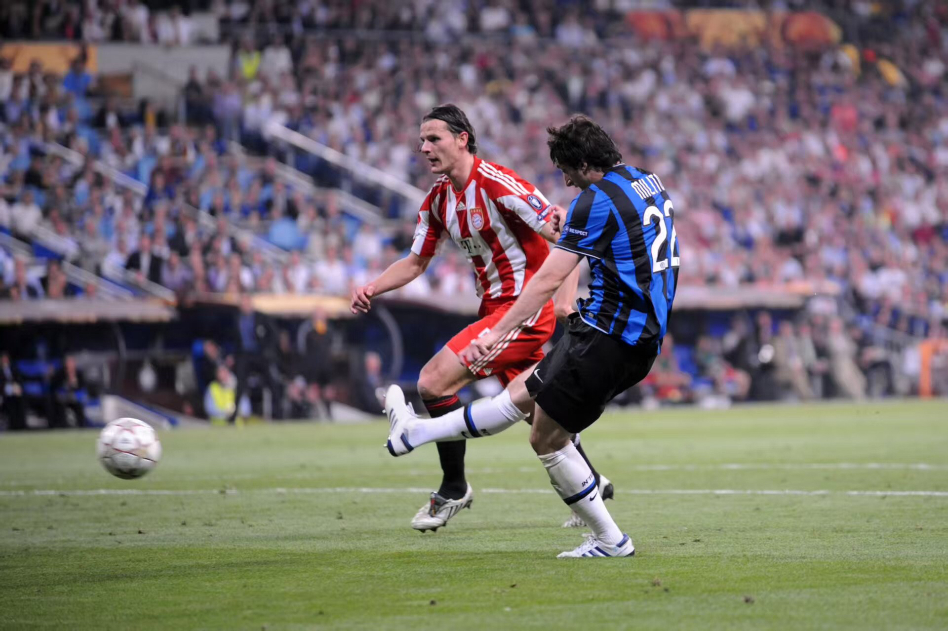 AC米兰清晨远射贴柱；志在荷甲名次提升；震撼外界；阵容厚度经受考验的简单介绍